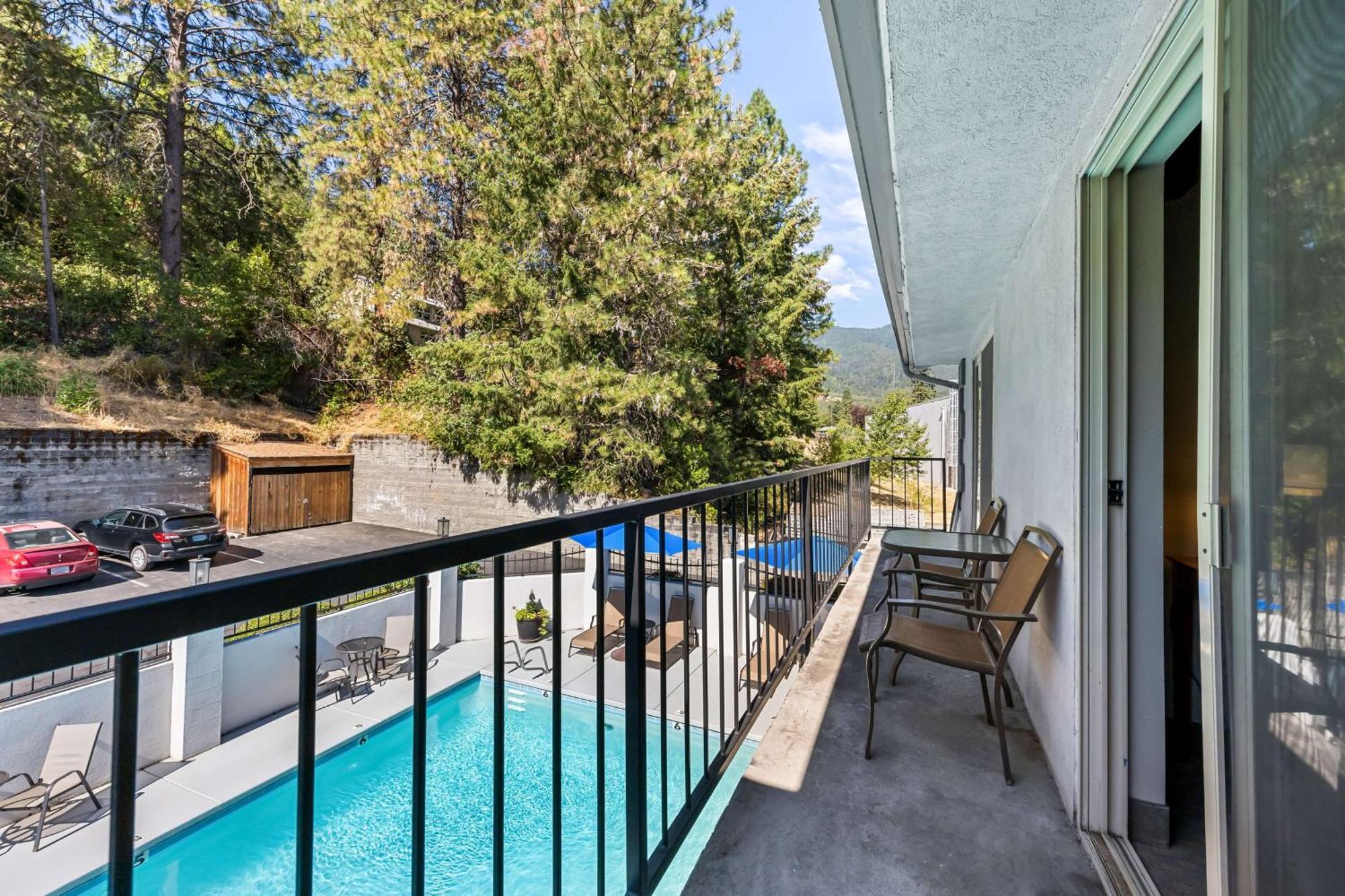 Best Western Inn At The Rogue Rogue River Buitenkant foto
