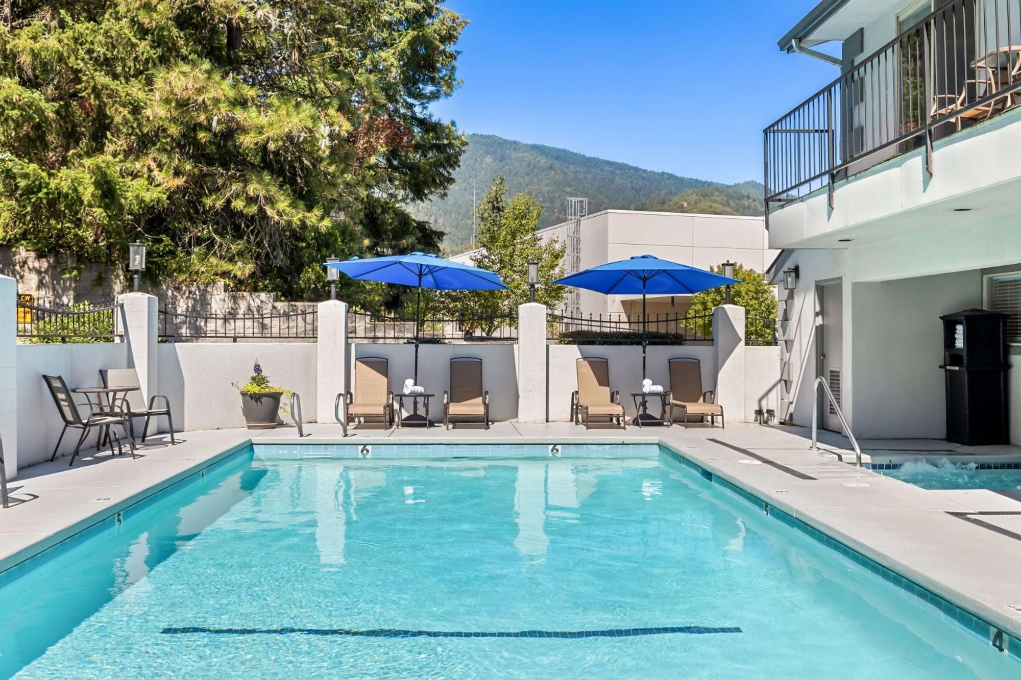 Best Western Inn At The Rogue Rogue River Buitenkant foto